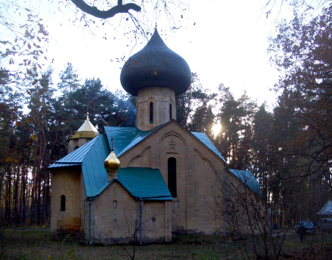 Храм Преображения Господня в Натальевке. Фотография А.В.Дунаевой. 2008 г. Мог спасти душу, но построил Мавзолей