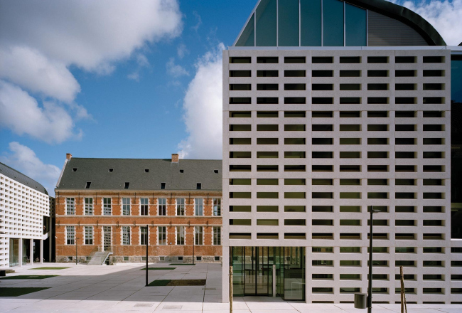 Европейский колледж в Брюгге. 2001-2008. Фото: Andre Nullens © XDGA