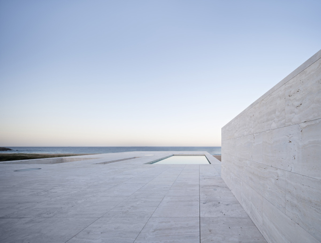 «Дом бесконечности» в Испании. Проект Альберто Кампо-Баэс
