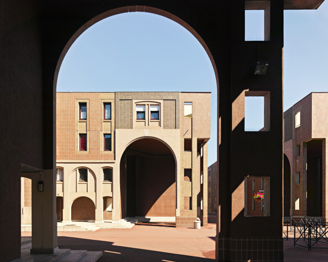 Озёрные аркады, Париж, 1982 © Ricardo Bofill Taller Arquitectura Озёрные аркады, Париж, 1982 © Ricardo Bofill Taller Arquitectura