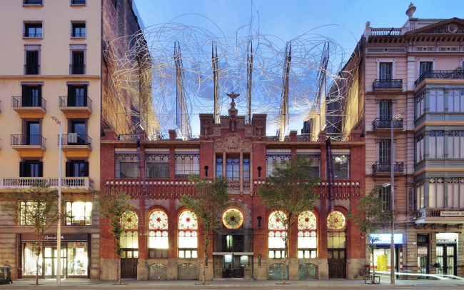 Здание Фонда Антони Тапиеса в Барселоне. 2010 © José Hevia