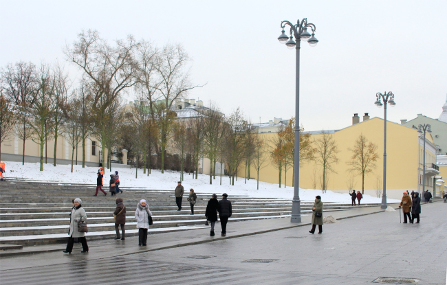 Боровицкая площадь, 11.2016. Фотография © Юлия Тарабарина, Архи.ру Боровицкая площадь, 11.2016. Фотография © Юлия Тарабарина, Архи.ру