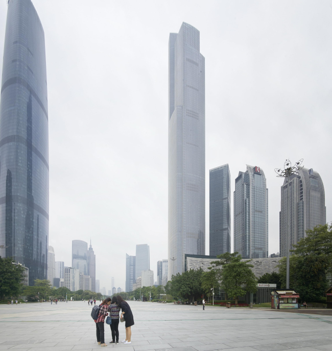Башня Guangzhou CTF Finance Centre © Julien Lanoo