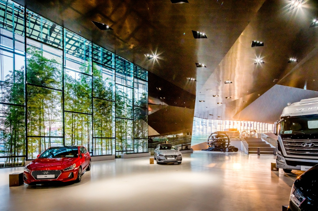 Шоу-рум Hyundai MotorStudio в Кояне © Raphael Olivier