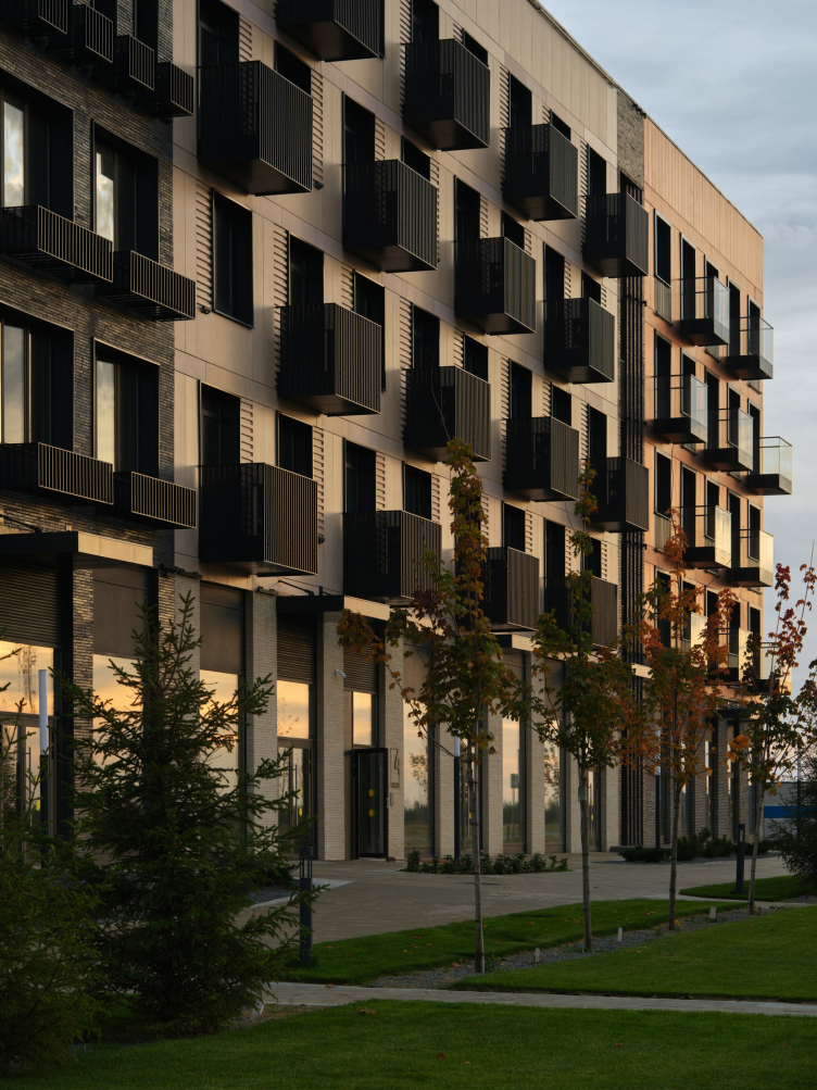 The residential complex of the U Block. Phase 1. View from the inner street
Copyright: Photograph © Maxim Loskutov / provided by Т+Т Architects, HADAA ARCHITECTS zooming