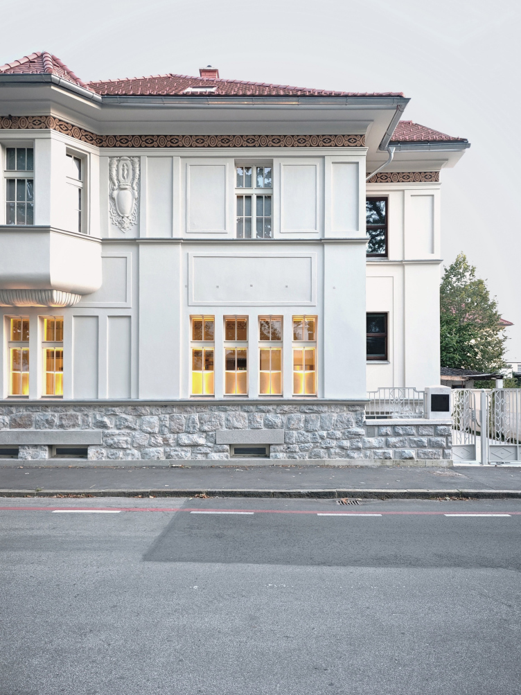 Вилла «Мирье»
Фотография © Tomaz Gregoric / предоставлена Ofis Arhitekti zooming