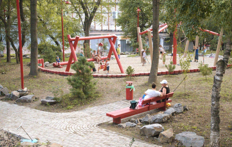 Сквер им. М.И. Кутузова (Приморский край, г. Владивосток)
© ЭфПять zooming