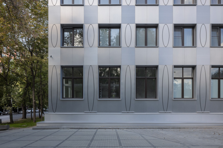 Серебряный дом
Фотография ©  Ольга Алексеенко / предоставлена figura A zooming