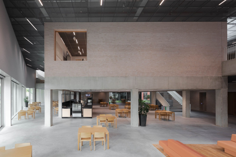 Учебный центр Гронингенского университета
Фото © Sebastian van Damme zooming