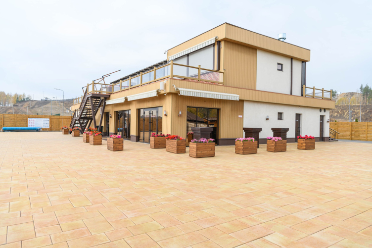 Тротуарная плитка BRAER Триада, Color Mix Сахара. Комплекс HillPark, г. Липецк
Фото предоставлено BRAER zooming