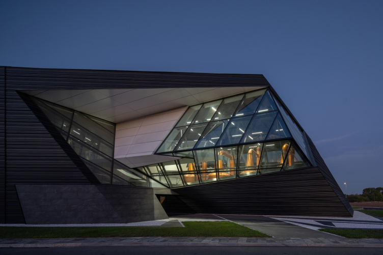 Вискикурня
Фотография © Глеб Леонов / предоставлена TOTEMENT/PAPER zooming