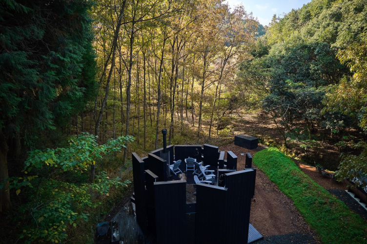 Деревянная сауна в парке OND в городе Такео
Фотография © Akinobu Kawabe (Helico) zooming