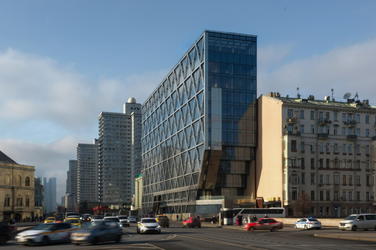 The Cosmos Hotel on New Arbat
Copyright: Photograph © Mikhail Mulach zooming
