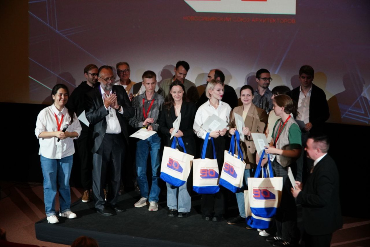 Награждение команды 4 специальным дипломом фестиваля «Золотая капитель» 2024
Предоставлено Лабораторией городских исследований НСАР zooming