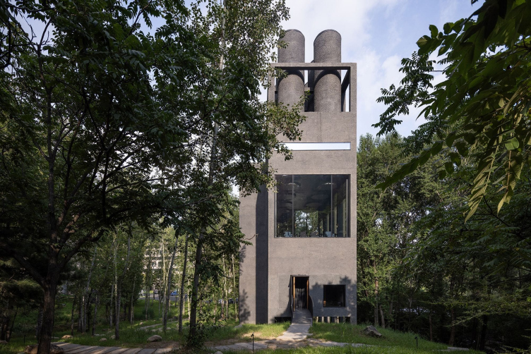 Бани на горячем источнике Яньши в горах Улиншань
Фото © Liu Guowei 刘国威/ Vector Architects直向建筑 zooming