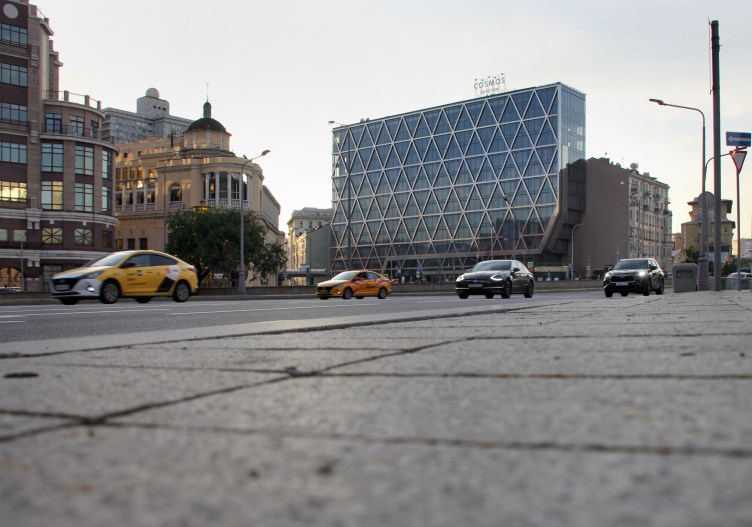 The Cosmos Hotel on New Arbat
Copyright: Photograph © Julia Tarabarina, Archi.ru zooming