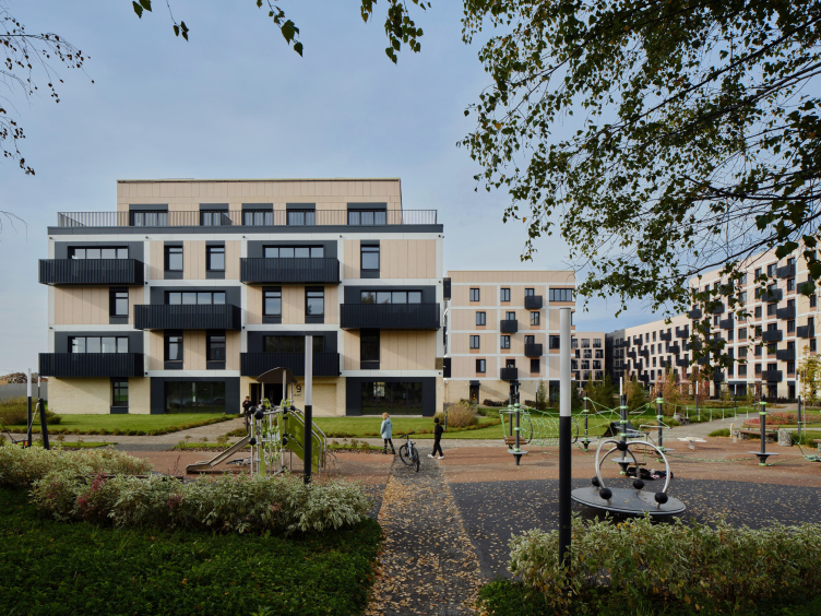 The residential complex of the U Block. Phase 1. View from the inner street
Copyright: Photograph © Maxim Loskutov / provided by Т+Т Architects, HADAA ARCHITECTS zooming