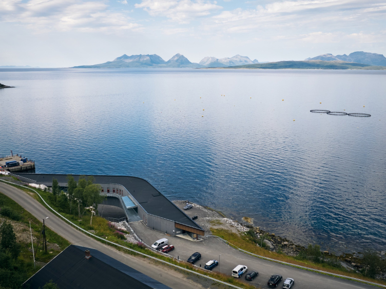 Штаб-квартира Magne Arvesen & Sønner
Фотография © Sebastian S. Bjerkvik / предоставлена бюро Snøhetta zooming