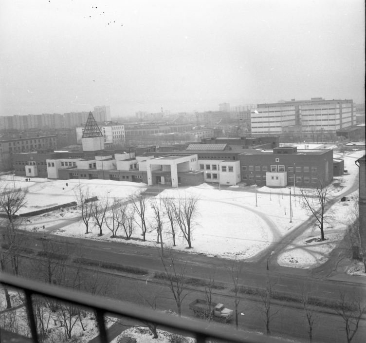 Микрорайон «Перово». Дворец пионеров. Панорама. Негатив. 1988 г.
© Фотограф Петров Ю.Е. / Фонды Музея Москвы zooming