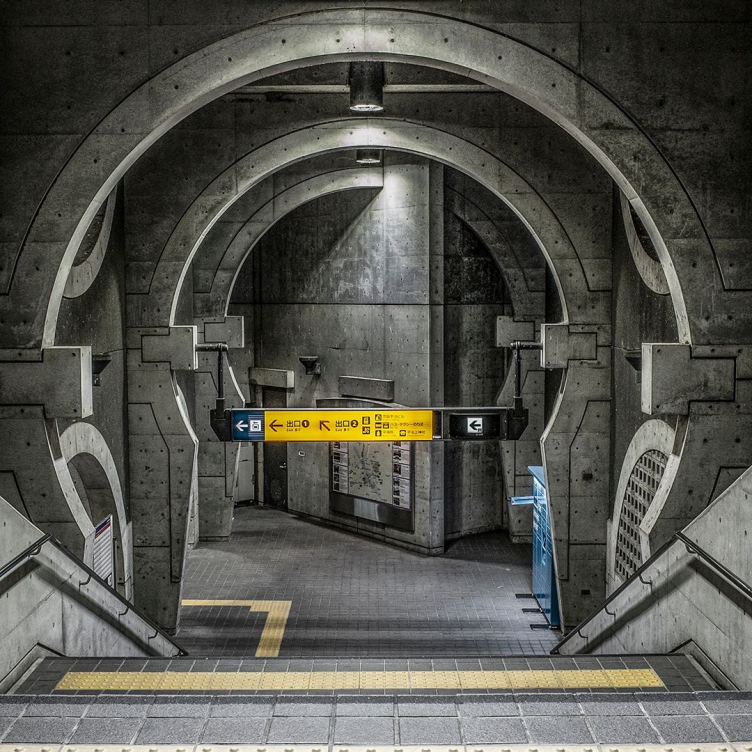 Железнодорожная станция Кэйхан в Удзи
Фотография @brutal_zen / © 2025 Paul Tulett zooming