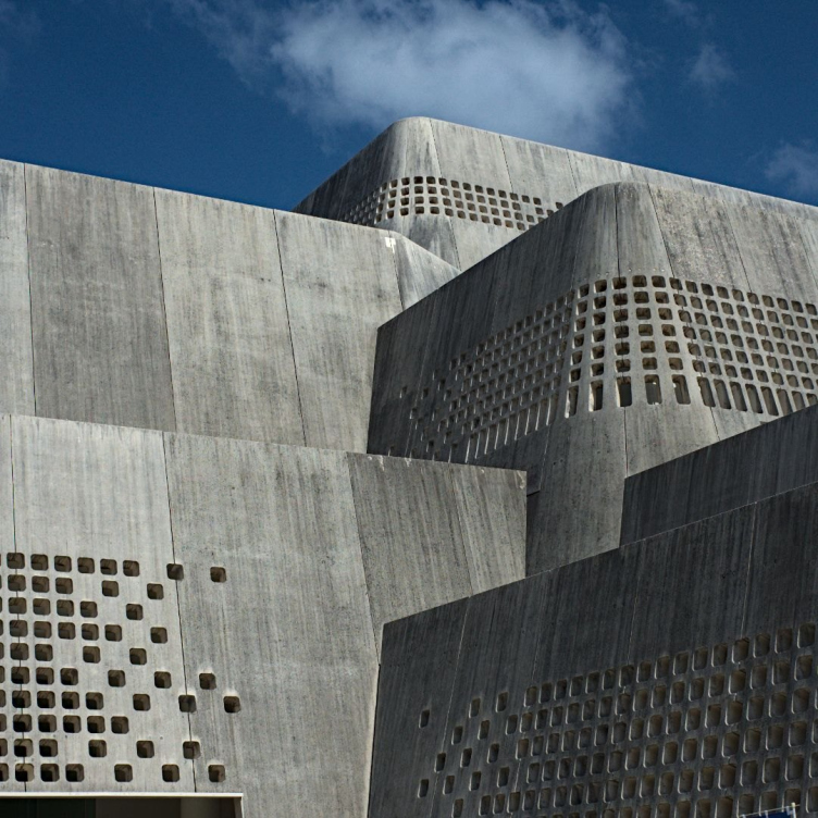 Художественный музей префектуры Окинава в Нахе
Фотография @brutal_zen / © 2025 Paul Tulett zooming