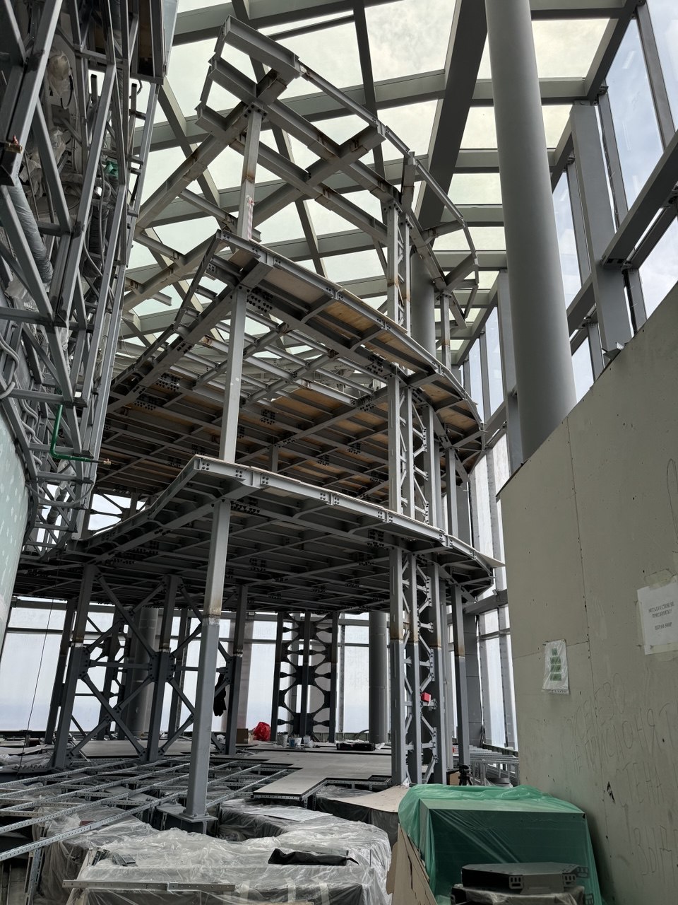 ���� F-375 � ����� ��� ��������� �����������.  ���������� ������������� �����������
� AEON CITY ESTATE