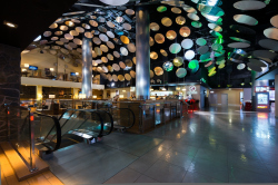 Зеркала фабрики грез Зеркала фабрики грез