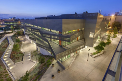 Библиотека профессионально-технического колледжа в Лос-Анджелесе