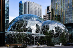 Экоцентр The Spheres в штаб-квартире компании Amazon