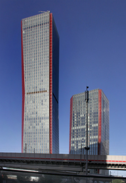 Общественно-деловой центр iCity Общественно-деловой центр iCity