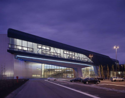 Центральное здание завода BMW