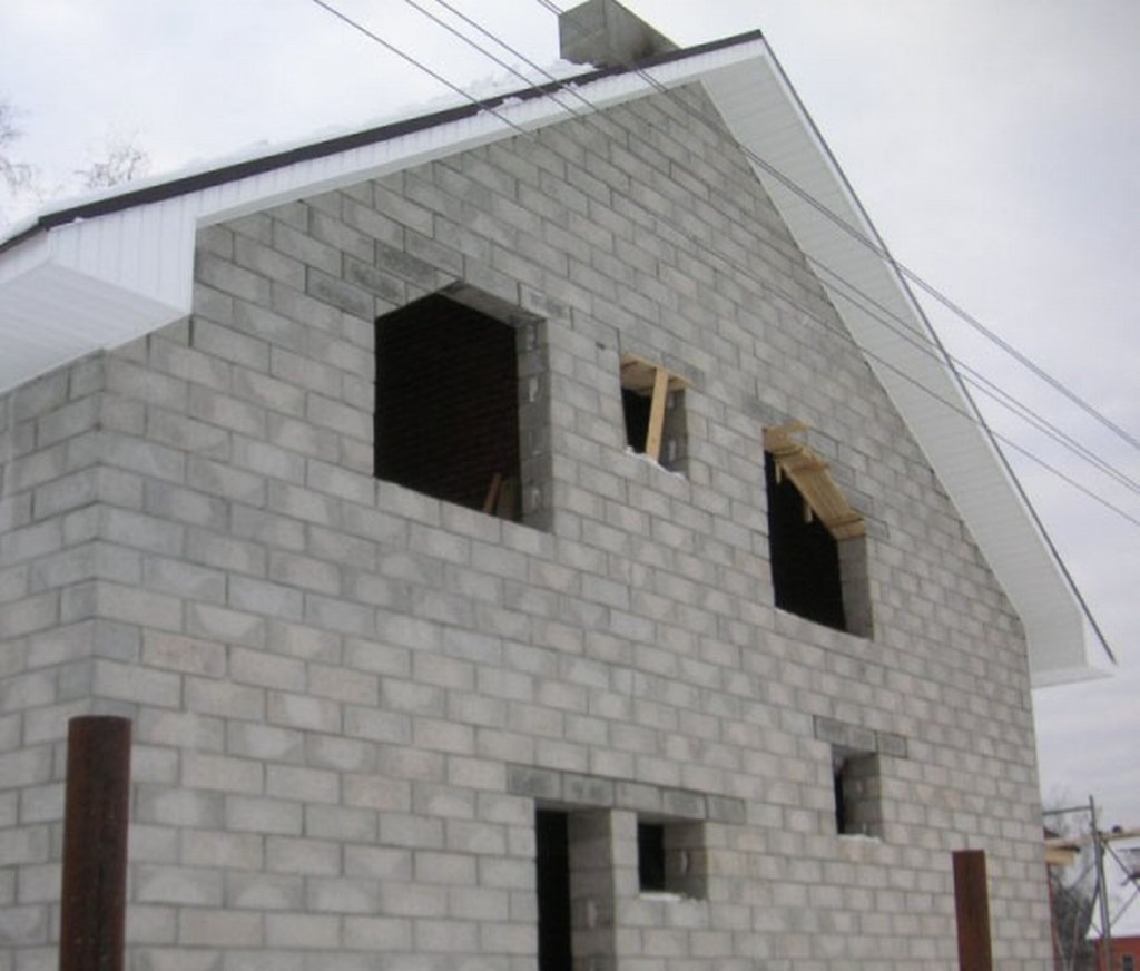 Преимущества постройки дома из пеноблока