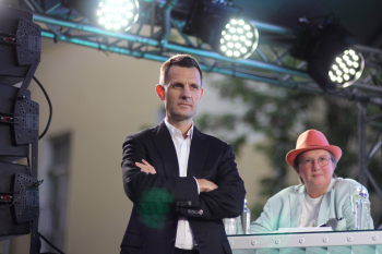 Вручение Архитектурной премии Москвы, 14.07.2022. Главный архитектор Москвы Сергей Кузнецов и директор Музея архитектуры Елизавета Лихачева   Фотография: Юлия Тарабарина, Архи.ру