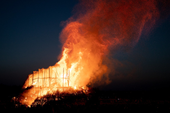 Масленичное сожжение в Никола-Ленивце: Черная гора / 2024 Фотография © Алексей Шуля / предоставлена: Никола-Ленивец