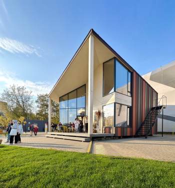 Evy-Center, the pavilion  of the territory of Khlebozavod No. 9 Copyright: Photograph © Andrey Asadov