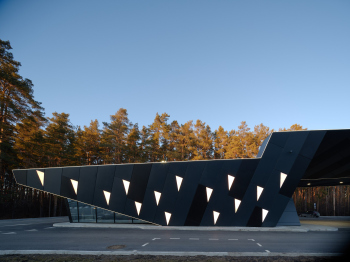 АЗС OilLab by RCC Фотография © Максим Лоскутов / предоставлена CNTR Architects