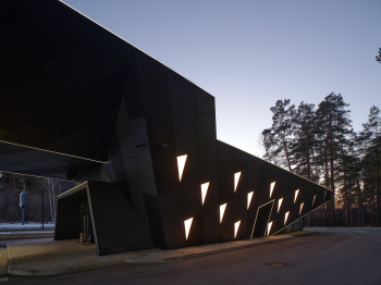 АЗС OilLab by RCC Фотография © Максим Лоскутов / предоставлена CNTR Architects