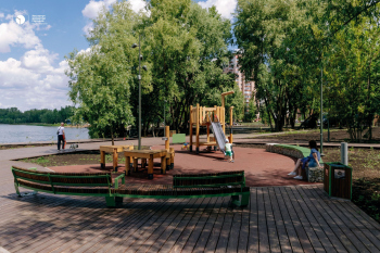 Приозёрный парк «Тёплый берег». Игровая площадка для детей младшего возраста Фотография © Владислав Третьяков / предоставлена Институт развития городов и сел Башкортостана