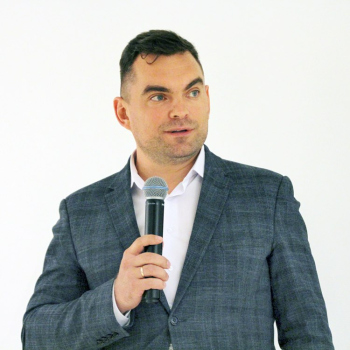Александр Копнев, заместитель главы администрации Касимовского муниципального округа по развитию территорий. Институт Генплана Москвы; студенческий практикум, лето 2025, защиты Фотография © Юлия Тарабарина, Архи.ру