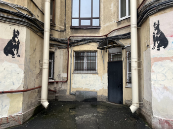 Прогулка с Сергеем Мишиным в рамках фестиваля «Архитектон» Фотография © Алена Кузнецова / Архи.ру