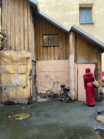 Прогулка с Сергеем Мишиным в рамках фестиваля «Архитектон» Фотография © Алена Кузнецова / Архи.ру