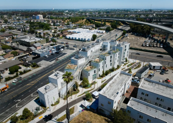 Housing: Isla Intersections Supportive Housing & Paseo, Лос-Анджелес, США.
Бюро: Lorcan O′Herlihy Architects Photo by © Eric Staudenmaier  / предоставлено WAF