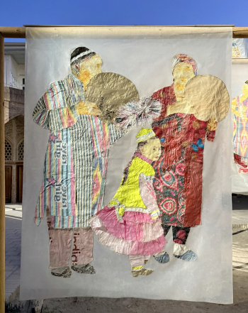Целлофановая живопись. Сауле Сулейменова. I международная биеннале современного искусства в Бухаре Фотография © Юлия Зинкевич