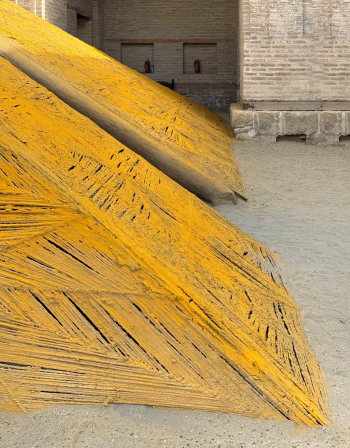 Тень Земли. Делси Морелос, Абдулнабил Камалов. I международная биеннале современного искусства в Бухаре Фотография © Юлия Зинкевич