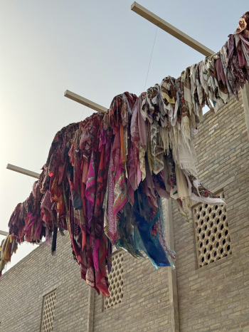 Тысяча молитв. Жазгуль Мадазимова. I международная биеннале современного искусства в Бухаре Фотография © Юлия Зинкевич