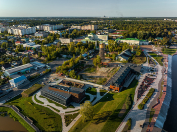 «Шухов-парк» и «Кванториум» с высоты полета Фотография © Андрей Ефимов / предоставлена пресс-службой ОМК