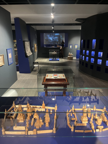 Выставка «Все Бенуа – всё Бенуа», ЦВЗ «Манеж», 2025 Фотография © Алена Кузнецова / Архи.ру