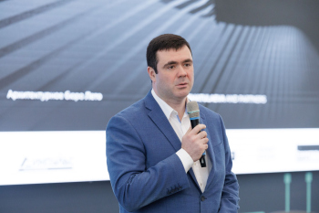Курбатов Сергей, заместитель Губернатора Липецкой области. Дискуссия «Как диалог архитектуры, металла и человека влияет на облик городской и промышленной среды» Фотография © Сергей Кожевников / предоставлена организаторами