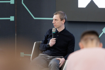 Николай Дергунов, министр строительства и архитектуры Липецкой области. Дискуссия «Как диалог архитектуры, металла и человека влияет на облик городской и промышленной среды» Фотография © Сергей Кожевников / предоставлена организаторами