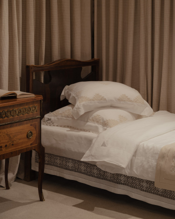 Бутик «Крестецкая строчка» и Alexandra Georgieva в Москве Фотография © Варвара Топленникова / предоставлена Бюро 5:00 am